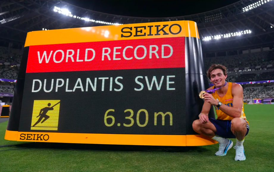 Mondo Duplantis repousse les limites en sautant 6,30 m à Tokyo